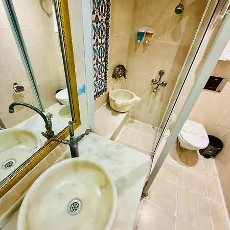 Marmara Deluxe Hotel 3*