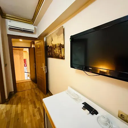 Marmara Deluxe Hotel 3*